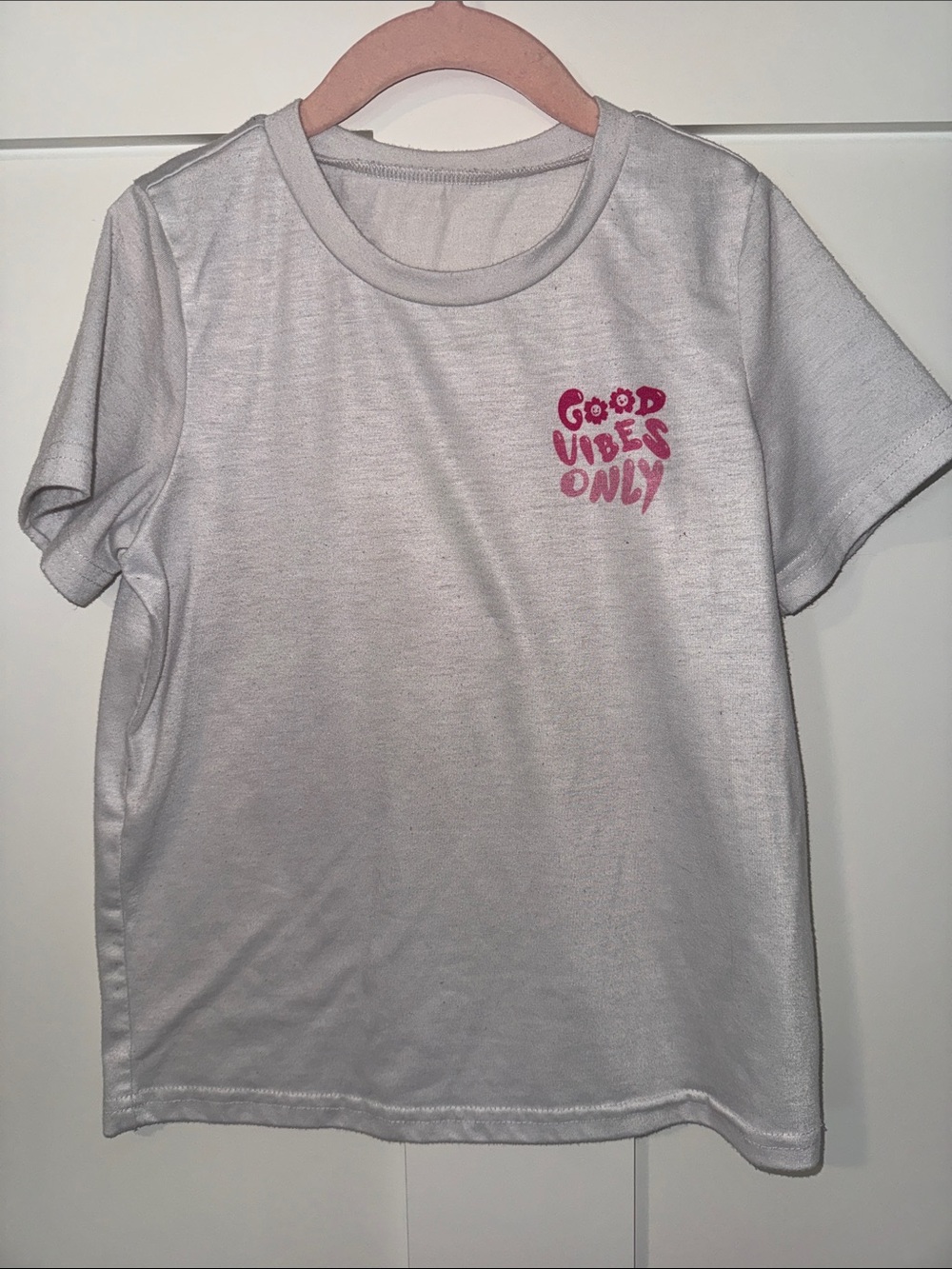 Good Vibes Only Kids T‑Shirt - Light Gray with Pink Print